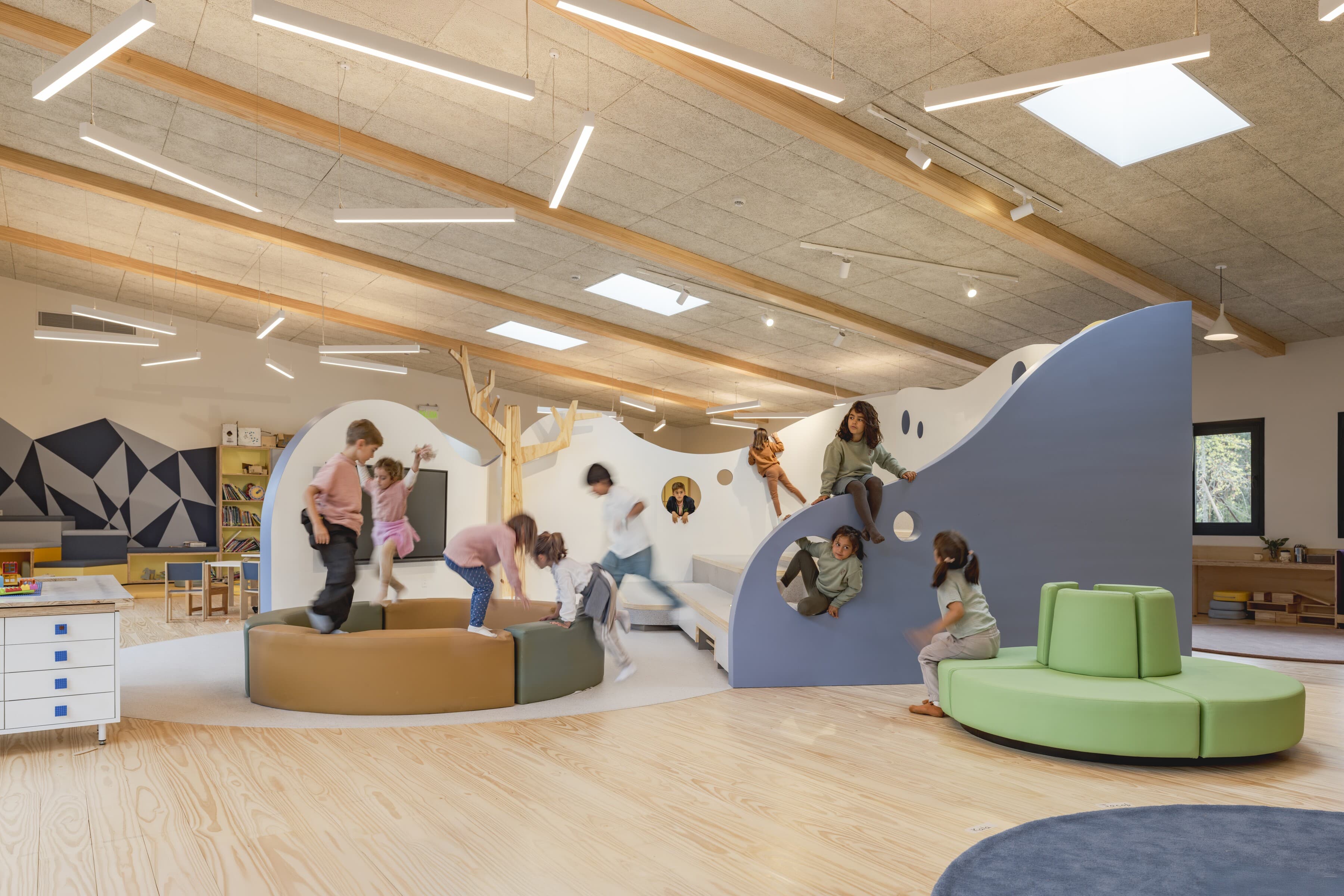 The Garzón School hero